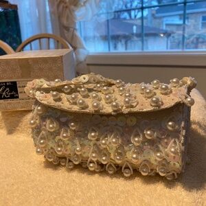 VINTAGE EVENING HAND BAG